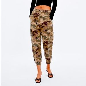 Zara Baggy Camoflage Cargo Pants